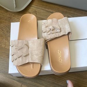 Vionic pink slide barely worn